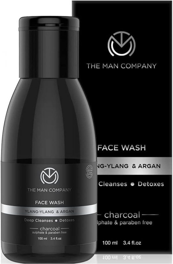 Bote conteniendo limpiador para la piel de la cara masculina con efecto detox de la marca The Man Company